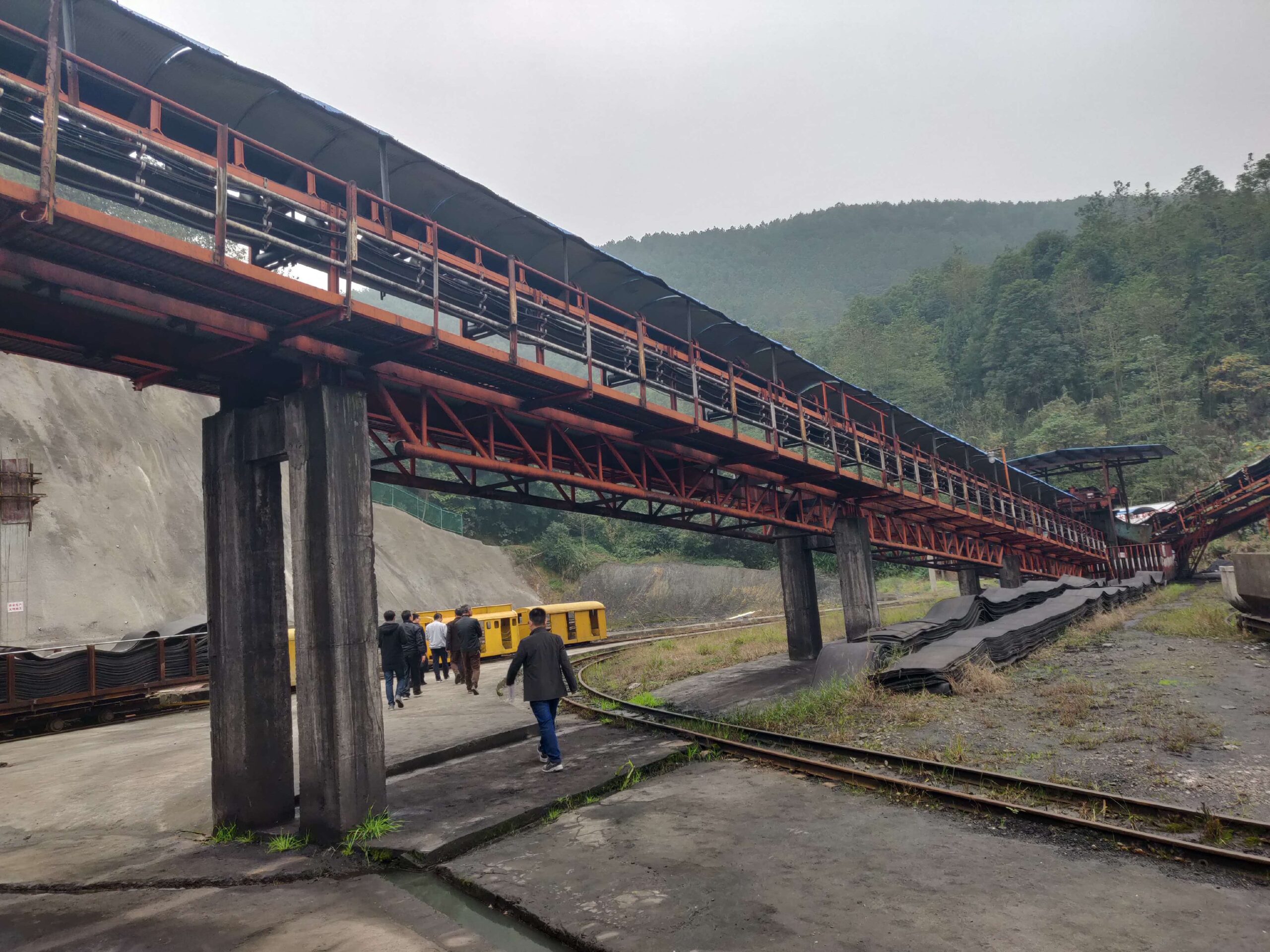Cement conveyor application